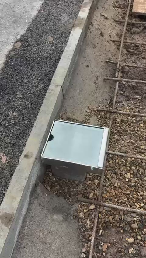 Manual retractable Bollard